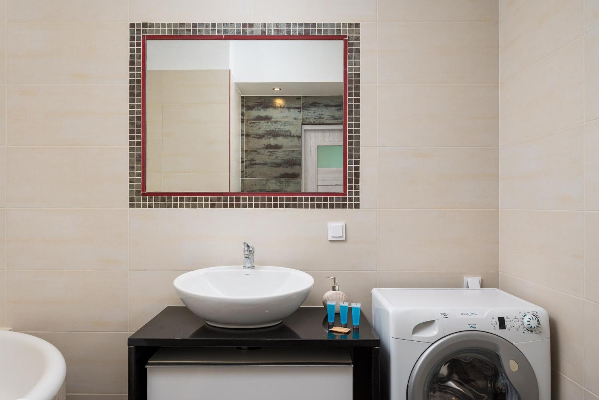 Ochota Deluxe Apartment وارسو المظهر الخارجي الصورة
